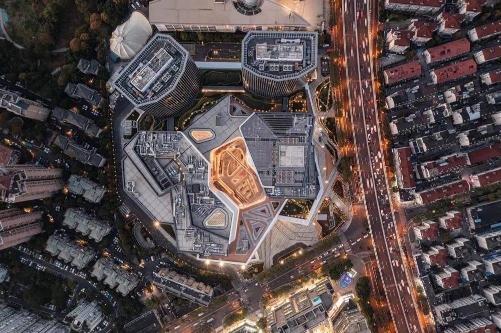 五个上海来福堪比2个静安寺久光光商业面积就高达18万m05大宁久光中