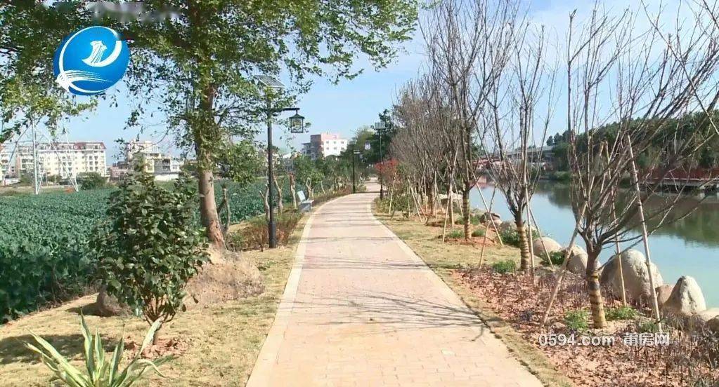 据了解,华堤村在涵黄大道与c349村道交界处水岸边的小岛边,临近梅妃