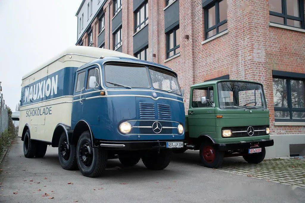 1960年出厂的奔驰lp333和965年出厂的lp608戴姆勒卡车的收藏包括约130