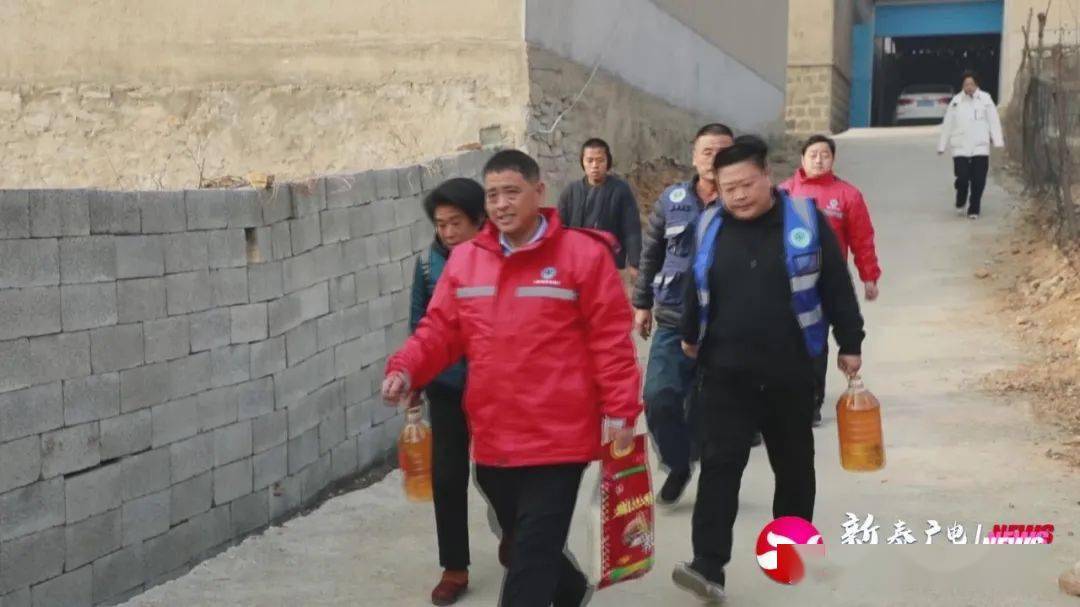 全国道德模范赵利:爱心举动每一天_新泰市_家庭_生活