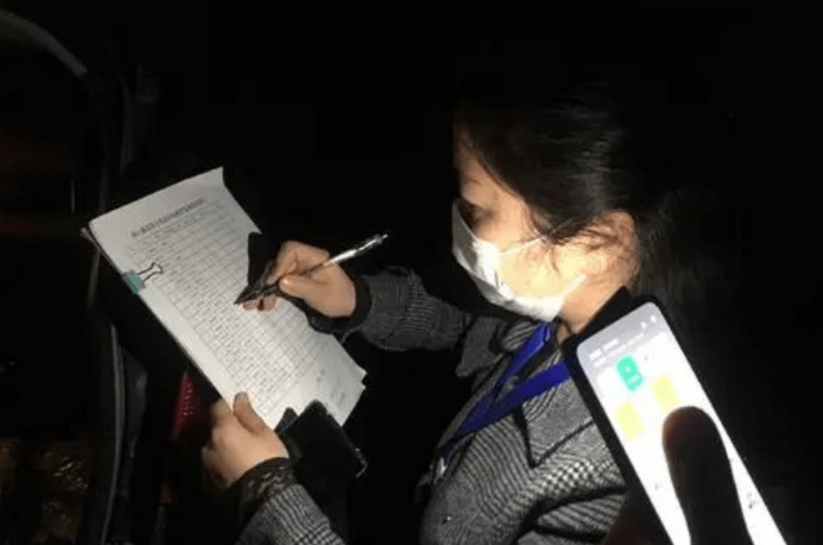 她是深圳最牛房东,有1200套房,每月收租160万,发家史令人敬佩_林萍君