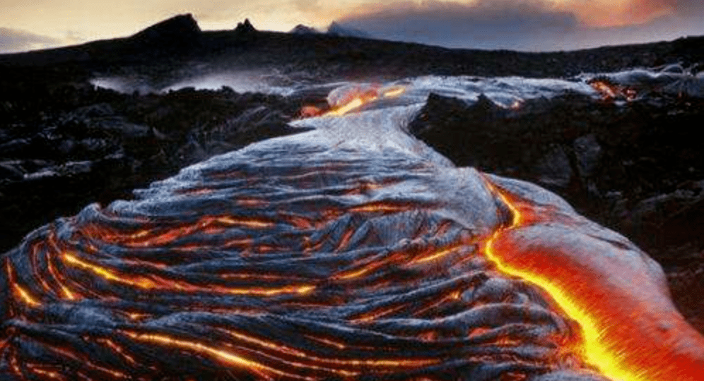 汤加火山喷发为何引发?