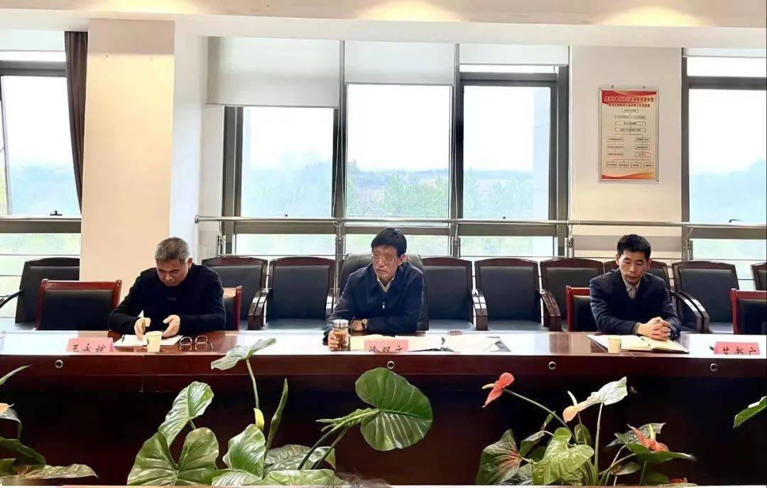 要闻徐双文赴市教育局走访调研