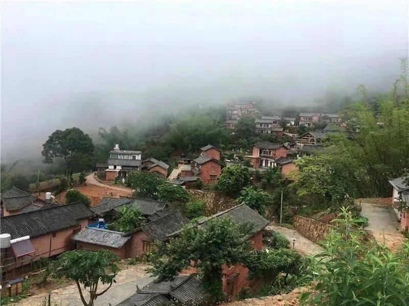 大歇场位于澜沧县糯扎渡镇东部,是一个集历史遗迹,人文景观,自然生态