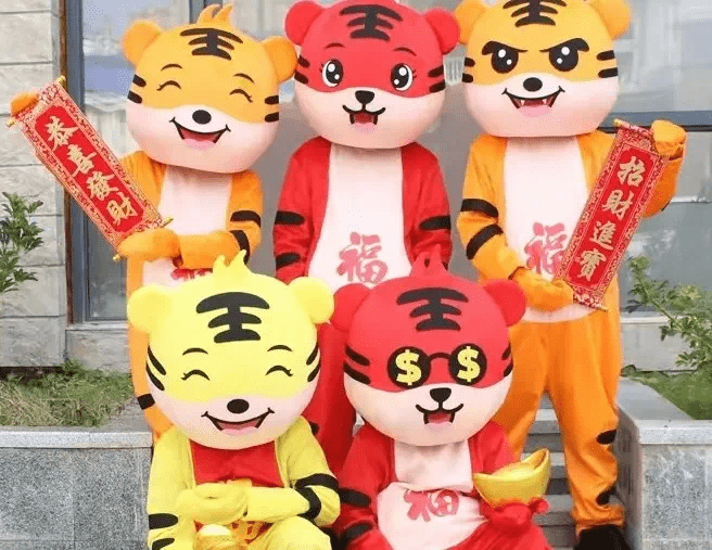 瑞虎迎新纳福河源万达广场虎力全开欢闹新春