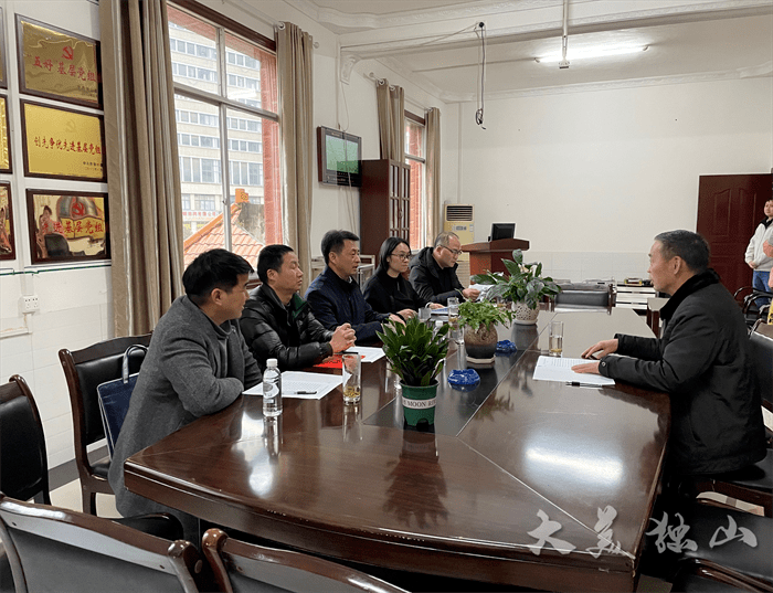 【新春走基层】夏吉友率队到独山慰问道德模范_官智敏_韦腾_独山县