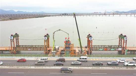 深汕西改扩建长沙湾特大桥首个主墩浇筑完成_施工_混凝土_刚构