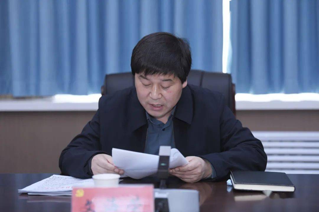 会上,旬邑县委常委,政法委书记文海荣安排部署了全县信访稳定工作.