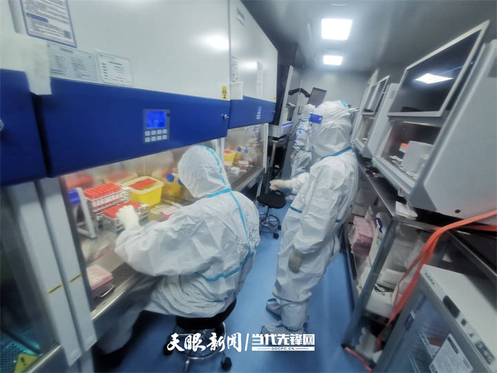 天眼直击务川全员核酸检测方舱内外与病毒的赛跑分秒必争