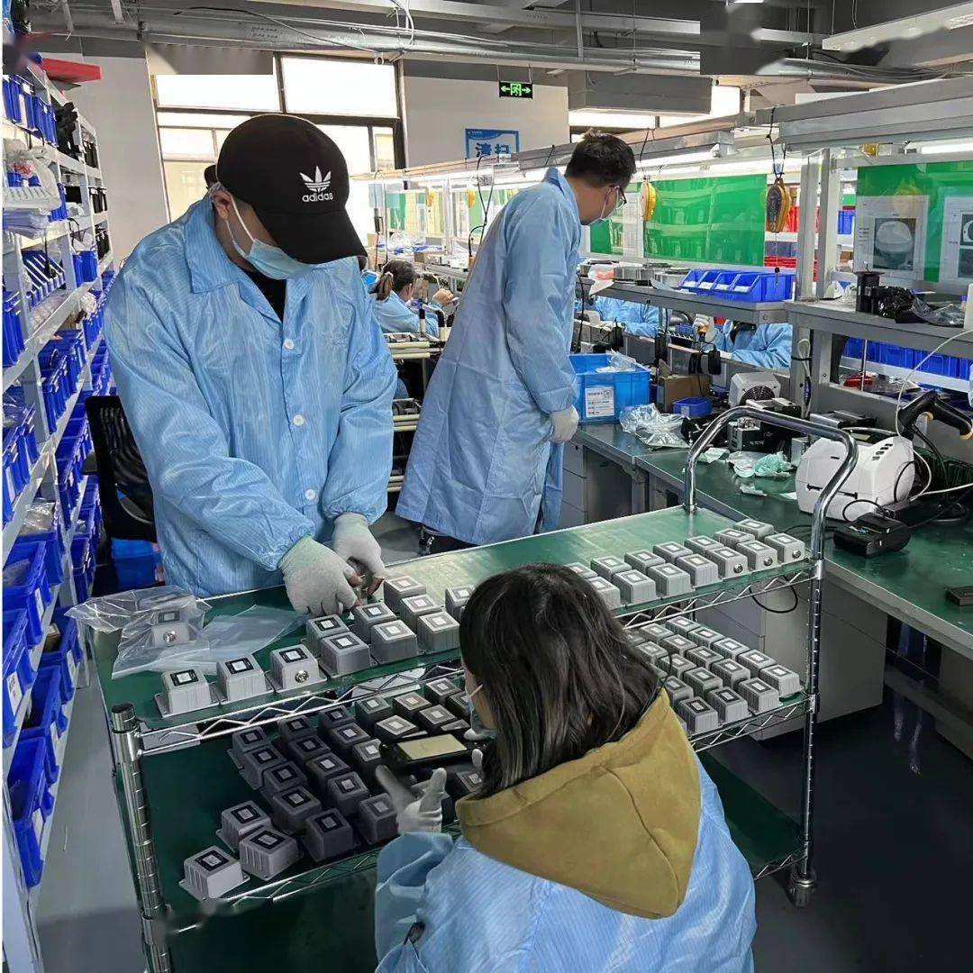 联适导航:生产中心加班加点齐奋战,全力以赴保货期;"0距离"远程服务