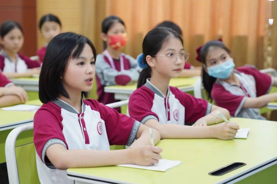 近日,博罗县融媒体中心志愿者走进罗阳五小和博罗启正学校,为校园小