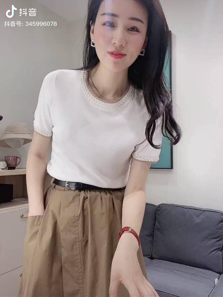 今天休息一天明天约高端品质穿搭夏装美出高级感谁穿谁好看显瘦穿搭