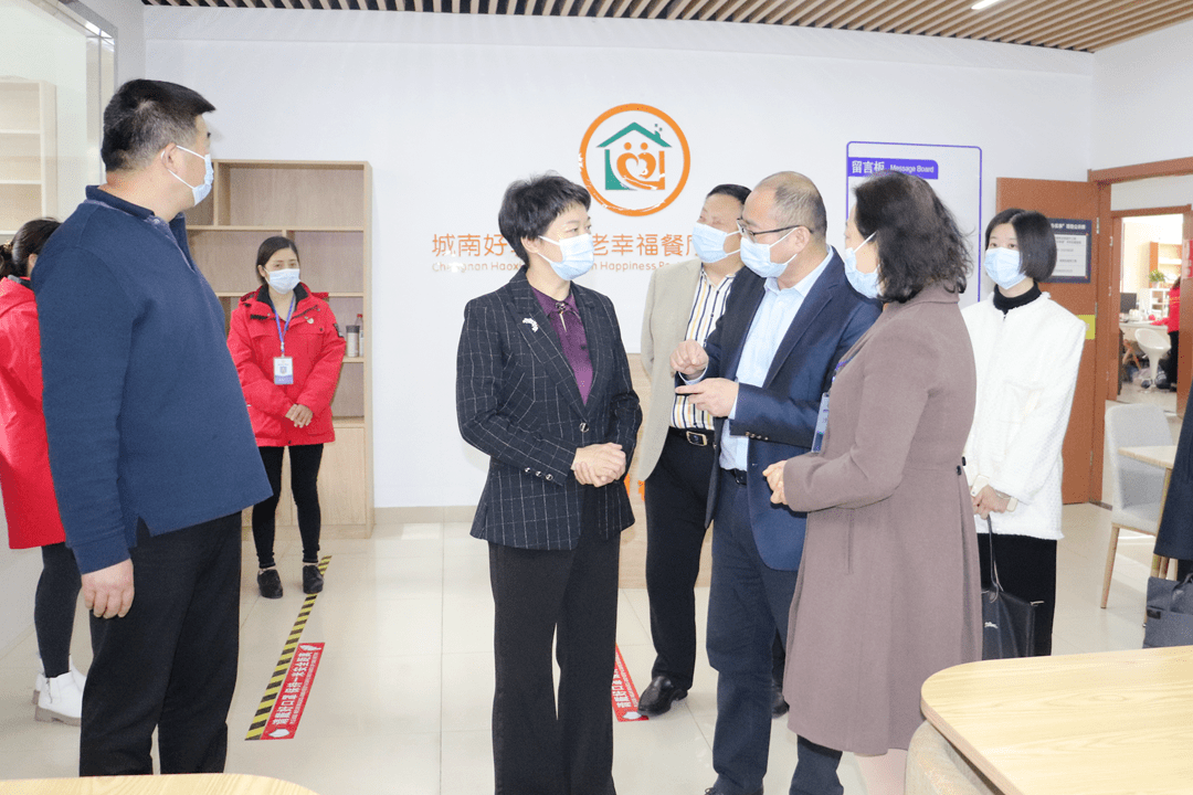 泰州市民政局局长李新美调研海陵区民政工作