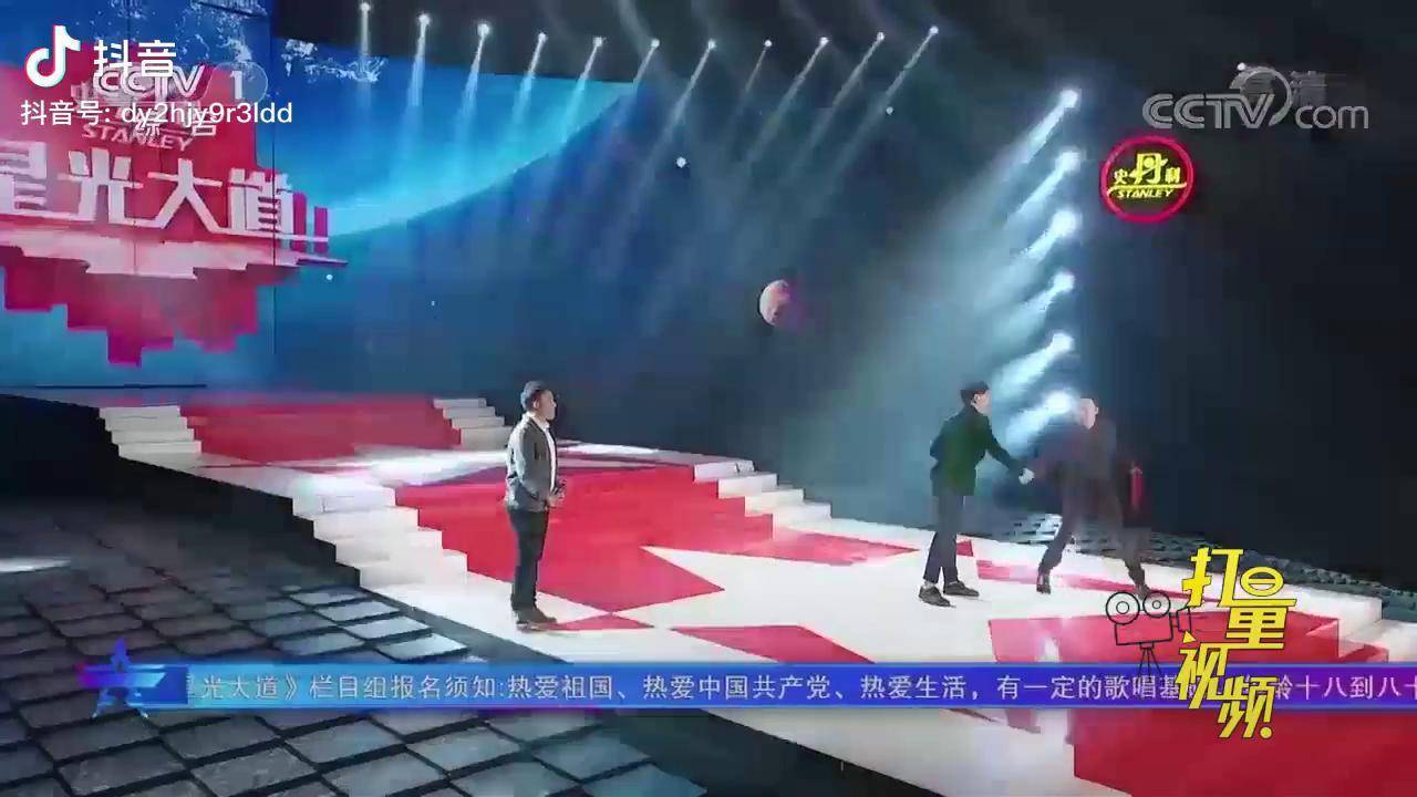 双簧管演奏员许少缤不负众望,成功夺得本场冠军,来