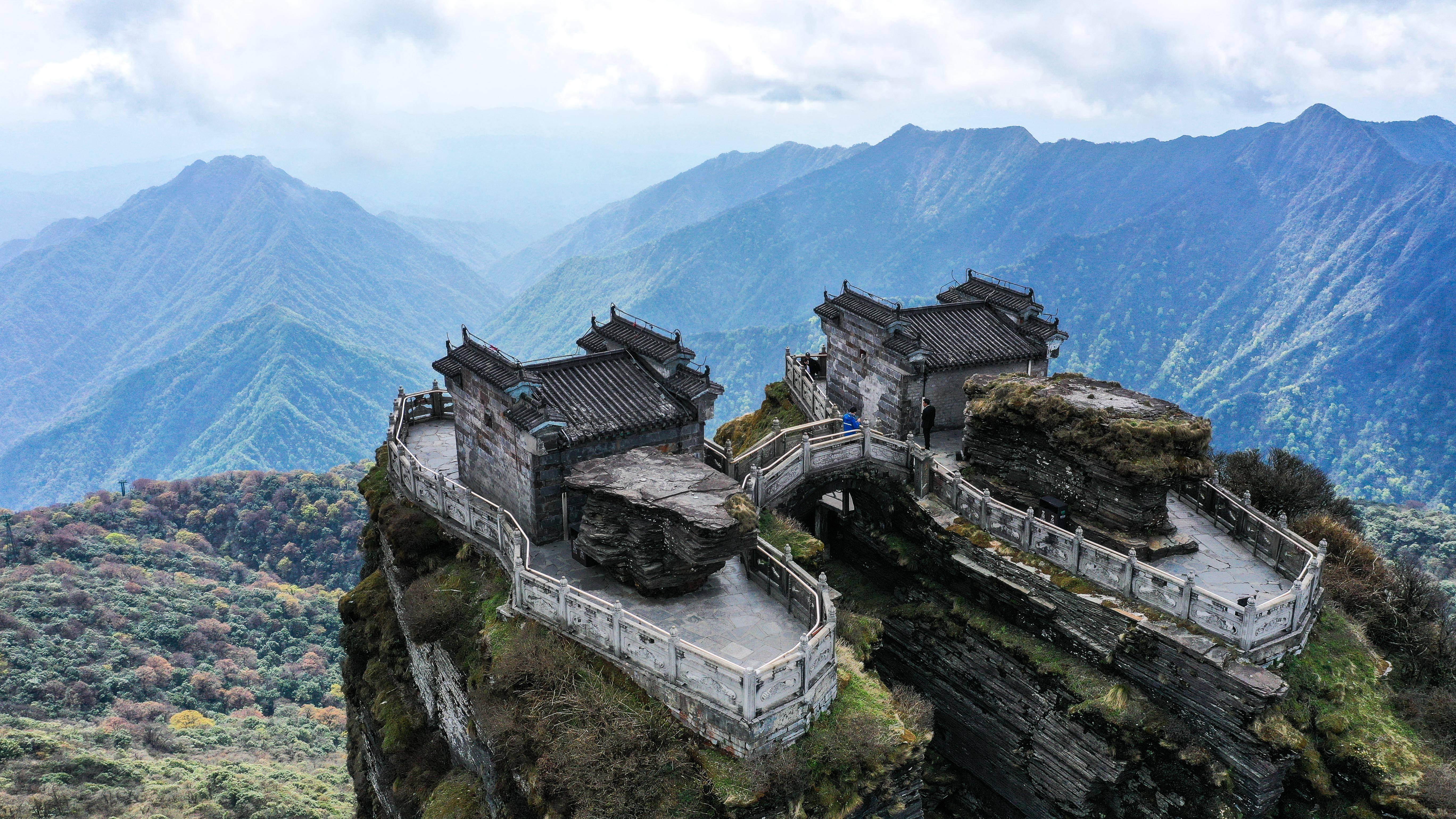 天空之眼瞰贵州梵净山_照片_新华社_自然保护区