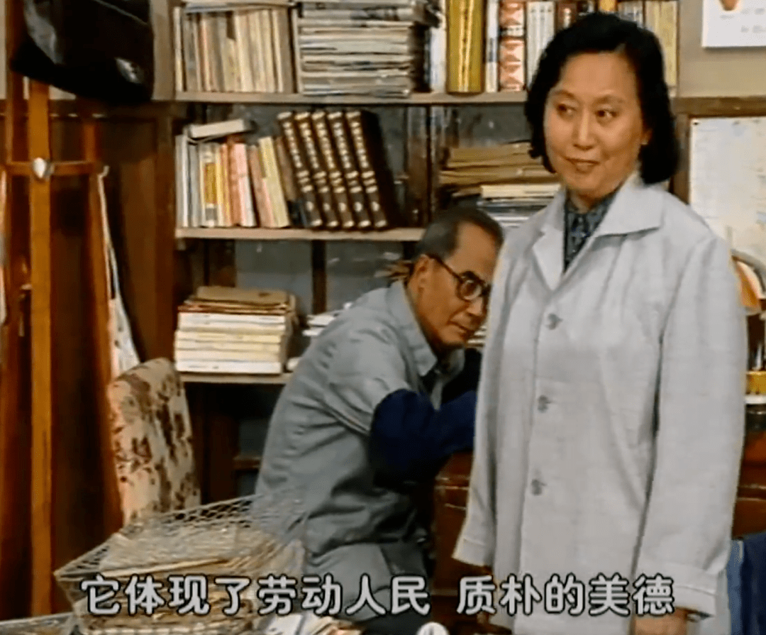 更让人惊艳的是,牛大姐和戈玲在拌嘴中探讨了时装谁能穿,谁在穿的问题