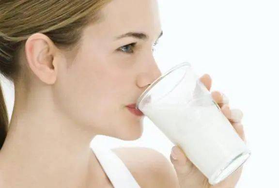常喝牛奶的女人和常喝豆浆的女人有什么区别?哪一个更好?