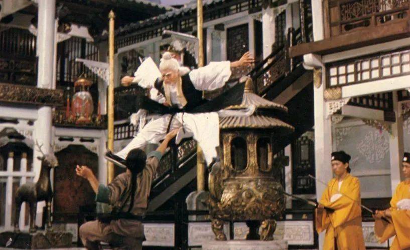 白眉形象最早的起源,则是来自电影《洪文定三破白莲教.