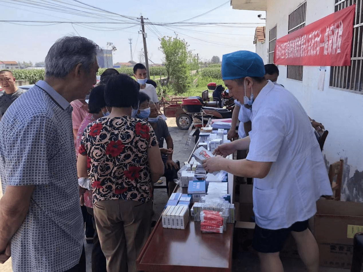 【卫生健康】黄梅蔡山镇中心卫生院送医送药到村_体检_熊雨霞_村民