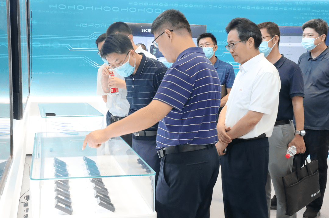 北京市经信局副局长顾瑾栩一行调研顺义区三代半产业