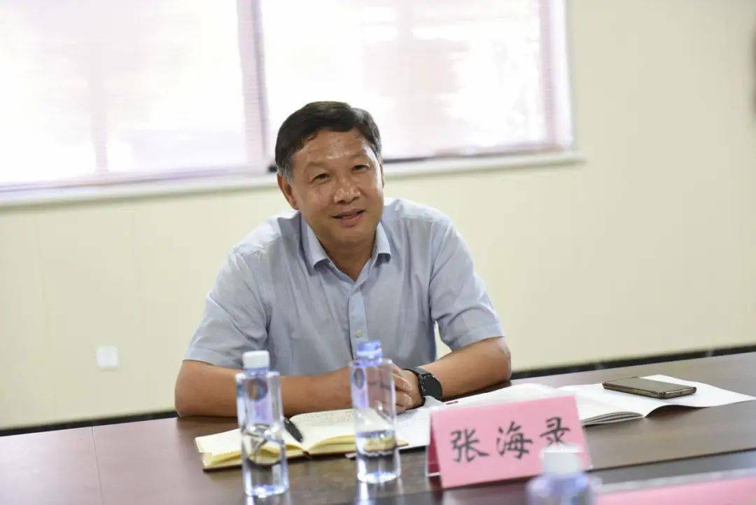 市总工会党组副书记常务副主席张海录一行到我县调研工会重点工作