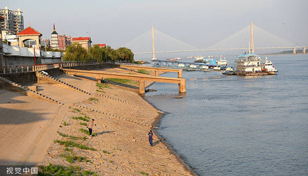 长江干线水位大幅退落，安庆至岳阳河段海轮航道已关闭