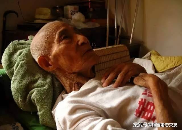梦回往昔，外公之影的双重交织——解梦中的悲喜交加