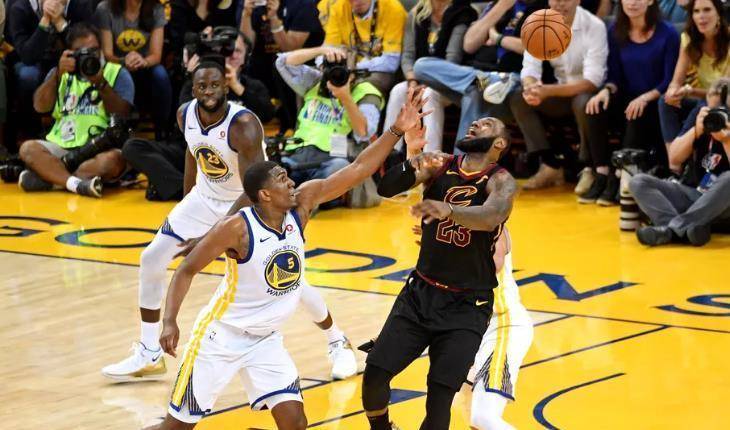 15年NBA总决赛詹皇超神场均：36+13+8！无奈仍被42送回家！米乐M6 M6米乐(图6)