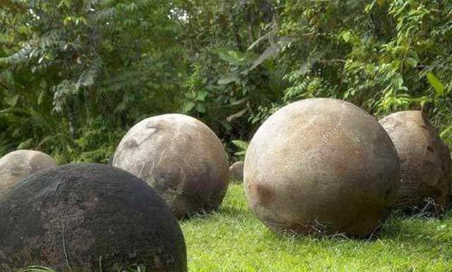 多年前，专家在新疆发现了一种神秘石球，至今都让科学界迷惑不已