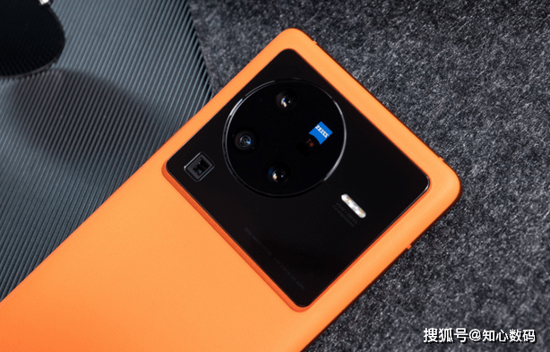 ��ֻ����iPhone��,��3�׿�߶˻�����ֵ����,��ǿ��