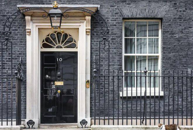 唐宁街10号是英国首相官邸，其他几号是什么部门？