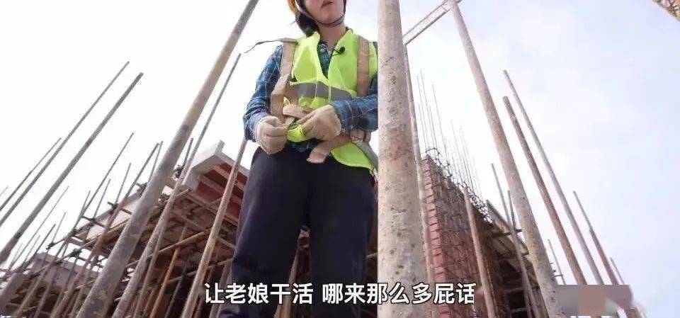 �Ϻ�������������ε�һĻ��������װ�Ƶ��ˣ����ڱ��ݺݴ� ...