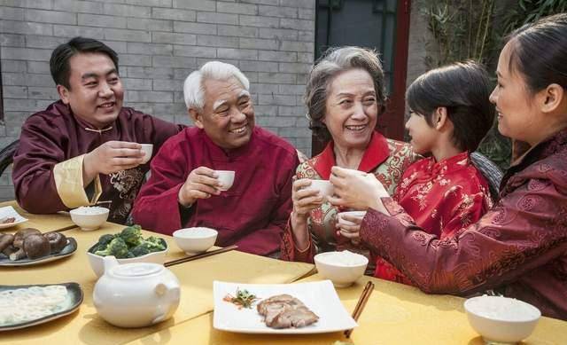 一位25岁孕妇的哭诉:明明小时候是一家人,结婚后反
