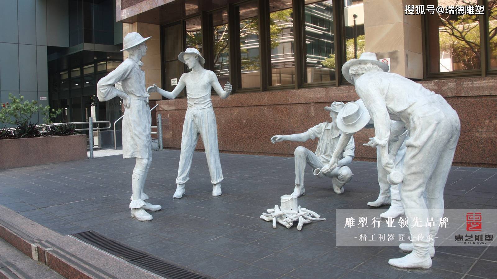 铸铜时尚玻璃钢商业街摆放雕塑欣赏