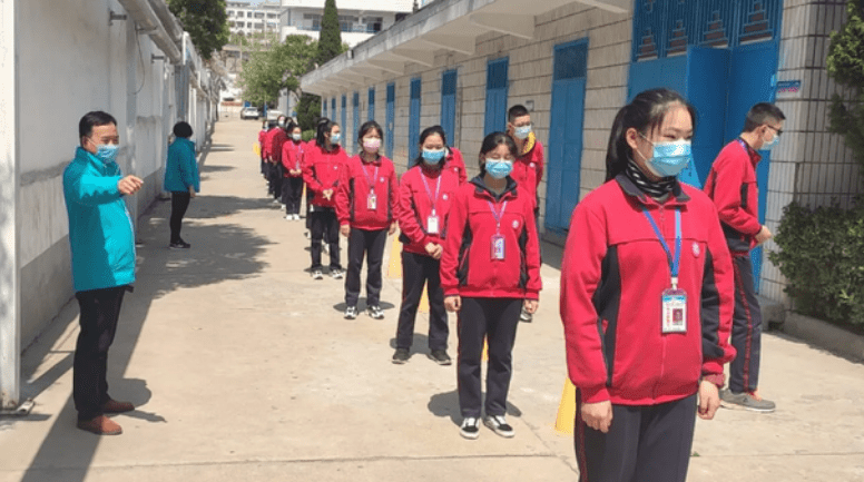 河南一中学“限制如厕”，引发家长强烈不满，官方解释难服众
