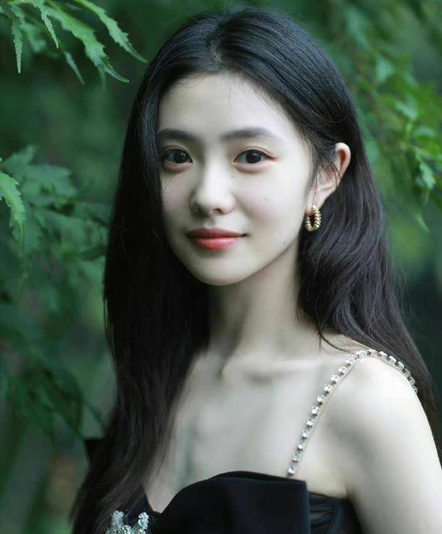 成为家喻户晓的强者,但李浩存的情况显然有点特殊,因为她的一些h材料