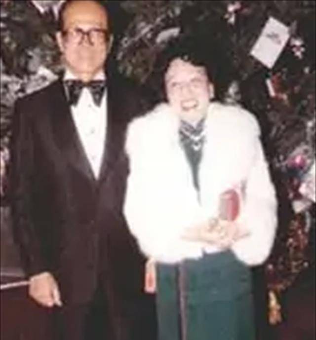 三个儿子都成为了百亿富豪,女婿更是华人首富_李嘉诚_庄静_钟表