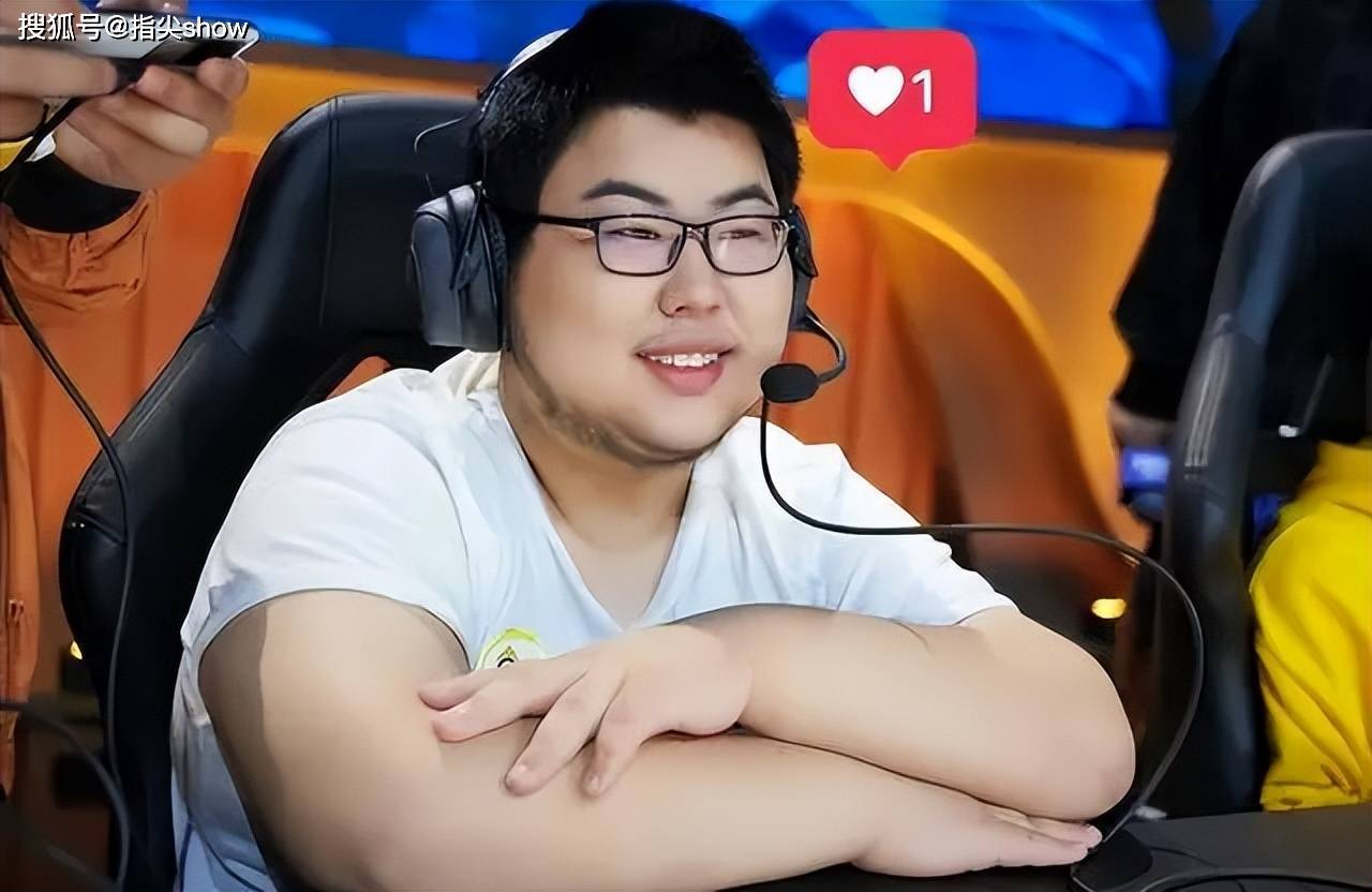 狼队毫无疑问是小胖的发挥更重要一点，大家都知道，小胖的操作很细腻，