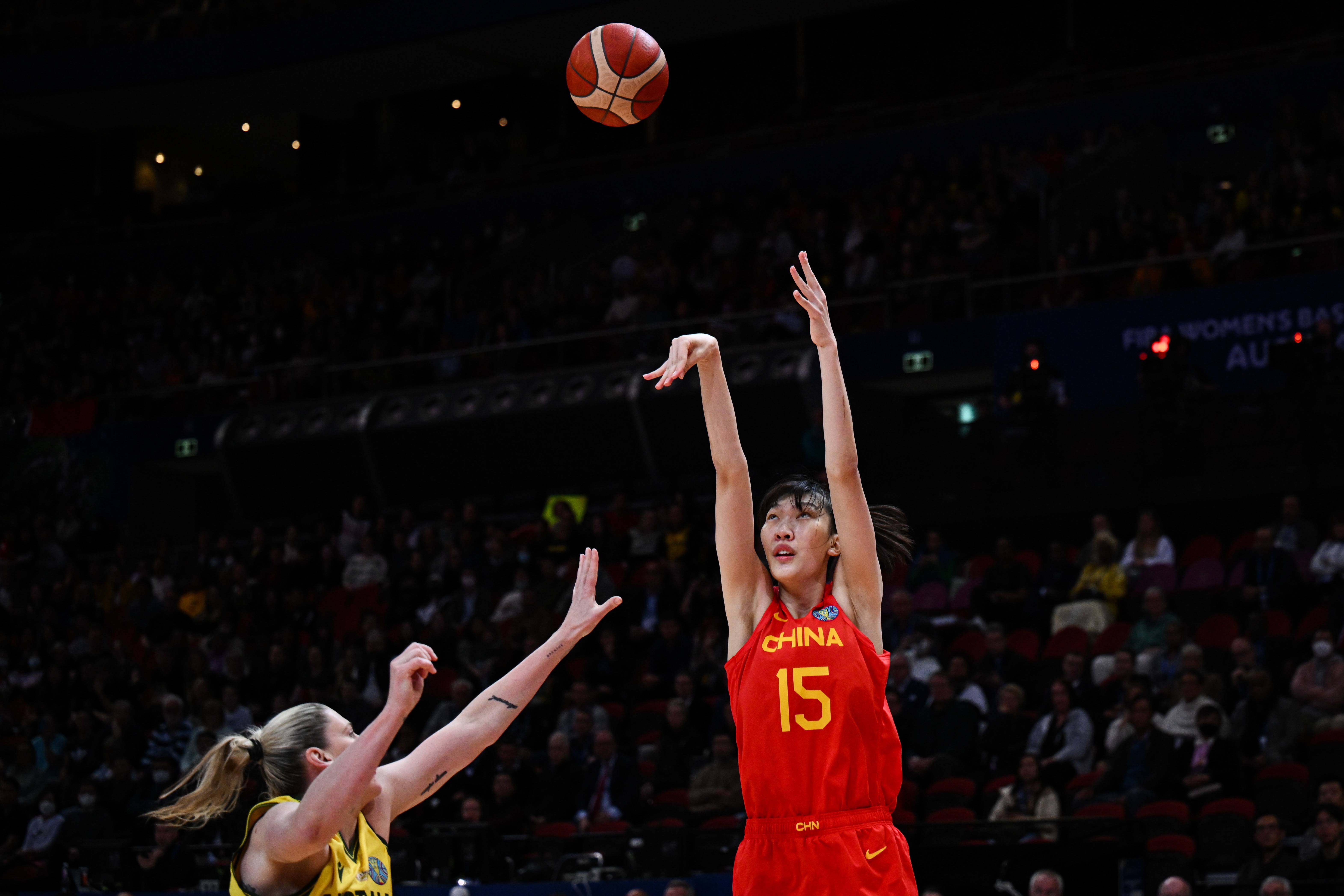 中国女篮挺进世界杯决赛，明天与美国队争冠
