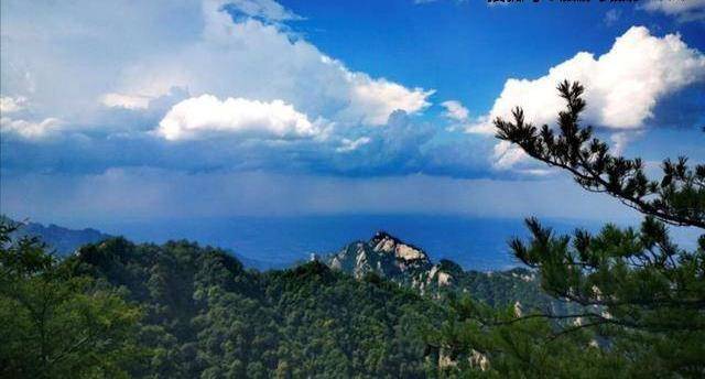 我国最野的山，险峻程度堪比华山，还用一吨铁打造山顶寺庙！