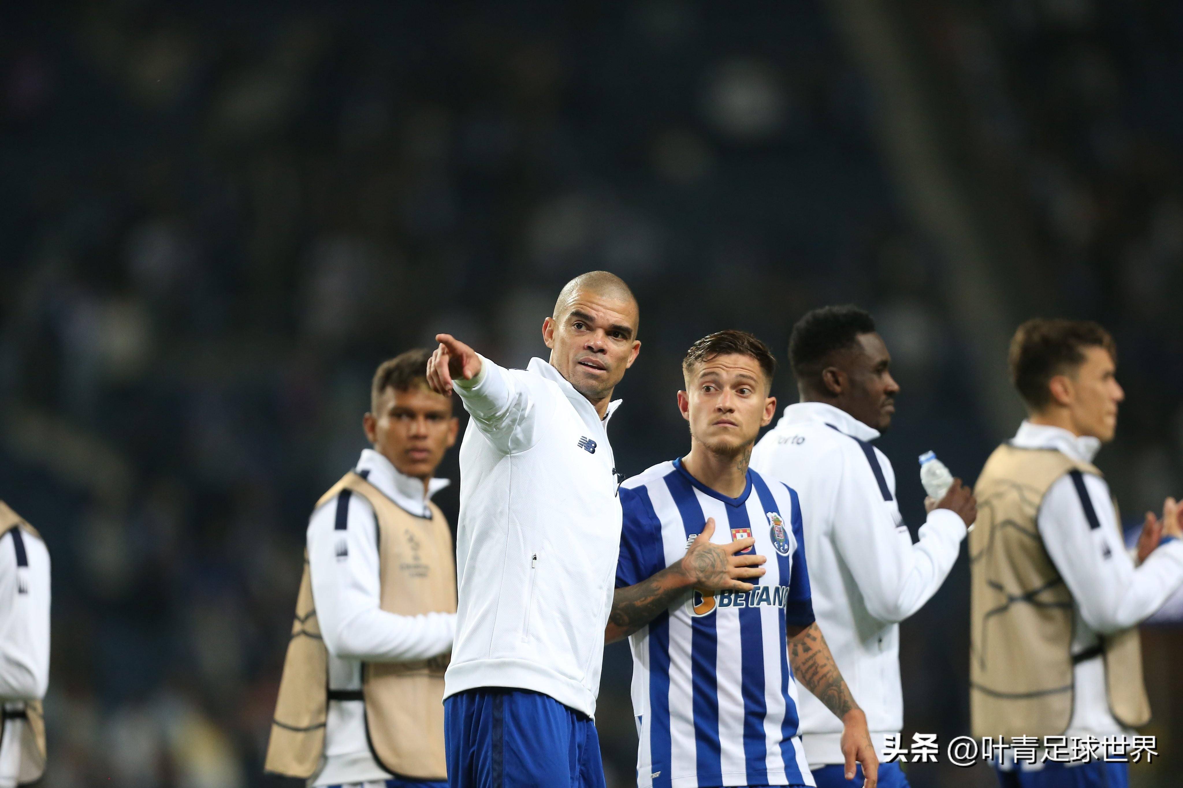 原创
1-6!0-3!欧冠4支种子队出线形势告急,或集体降到欧联!5 原创
1-6!0-3!欧冠4支种子队出线形势告急,或集体降到欧联!5