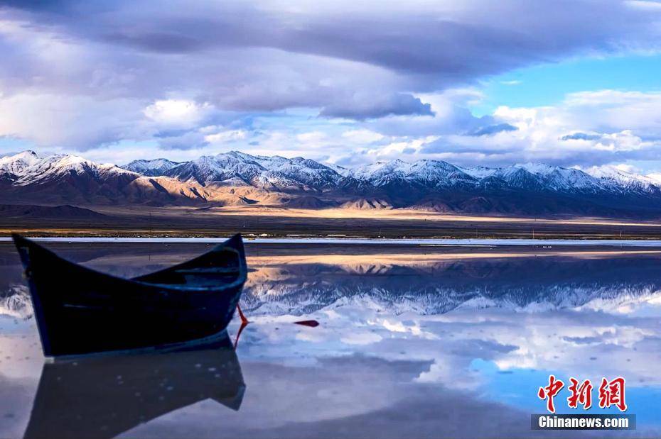 茶卡盐湖位于柴达木盆地的青海省海西蒙古族藏族自治州乌兰县