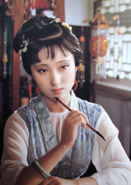 原创无儿无女的陈晓旭去世15年了，丈夫郝彤的坚持令人泪目