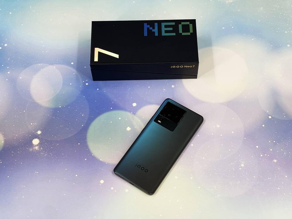 为游戏而生的华为手机:为新生代游戏性能旗舰而生 iQOO Neo7图赏