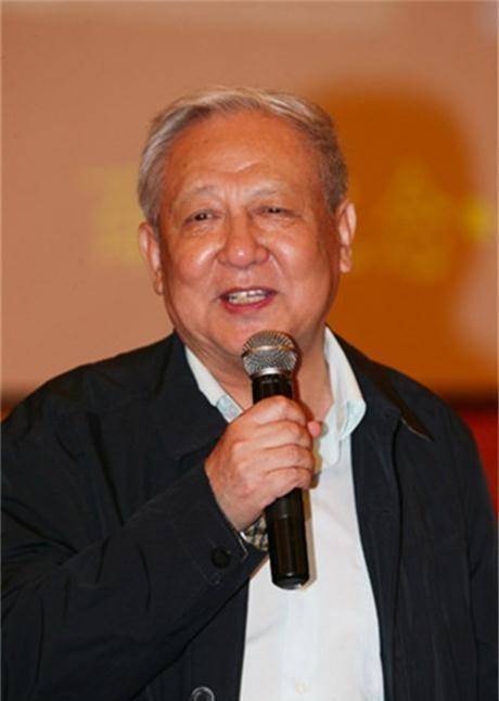 次子邱承光又名程光,1946年出生.曾毕业于清华大学工程物理系.