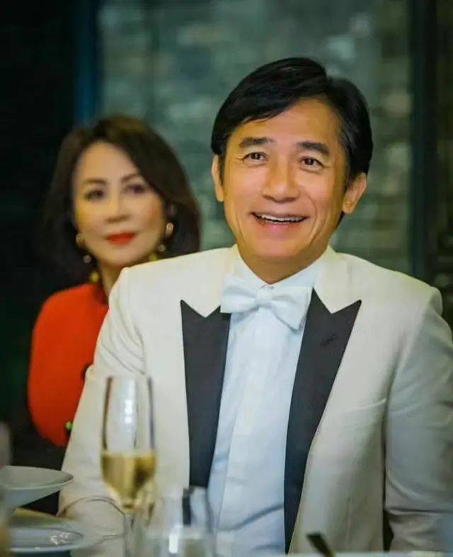 成都最大的助孕机构（“假面夫妻”梁朝伟刘嘉玲频秀恩爱为哪般？从未共用洗手间的两人其实各玩各？）