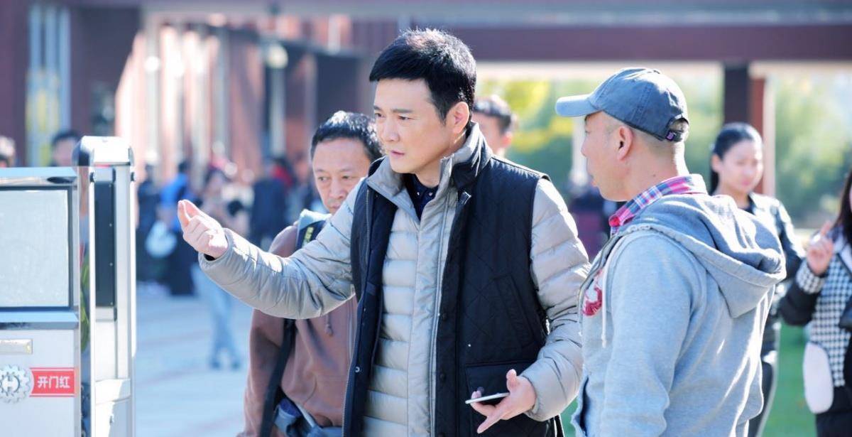 汪俊为当今观众所熟知,以导演著称.