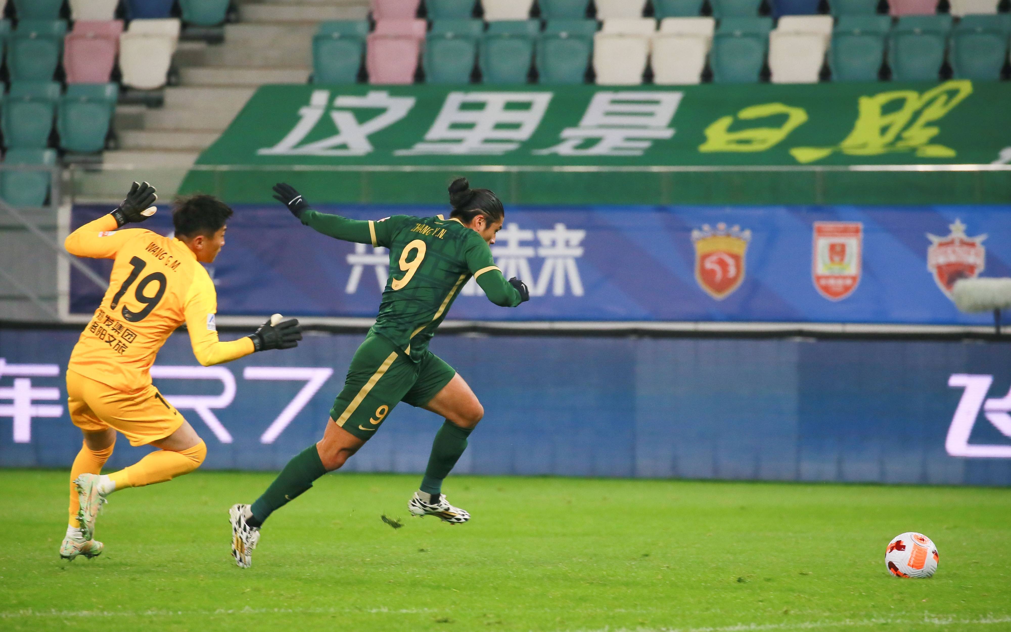 张玉宁第15球助国安获胜，队史射手榜他已排名第三