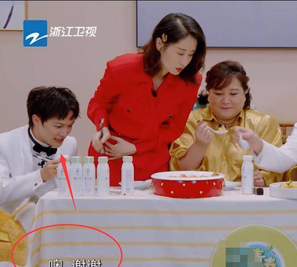 不愧是真爱粉！刘敏涛和周深一起吃饭，这个小动作引热议！
