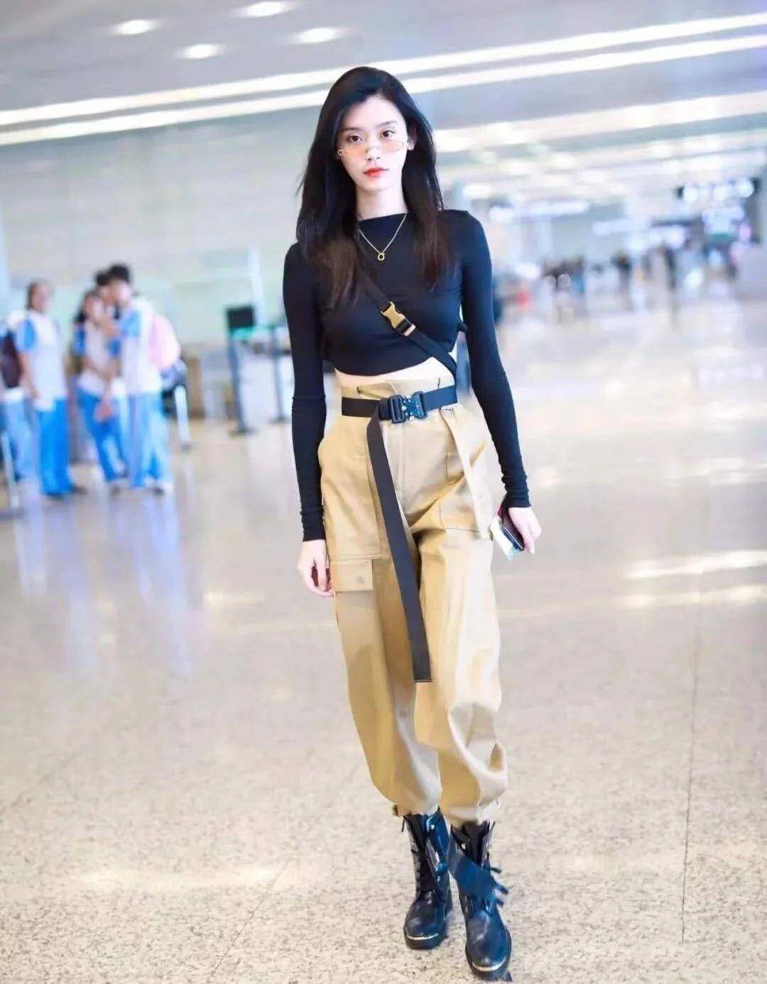 原创
  请脱下你的“时尚裤”,太土了!今春流行穿“纸袋裤”,百搭显瘦 第4张 原创
  请脱下你的“时尚裤”,太土了!今春流行穿“纸袋裤”,百搭显瘦 第4张